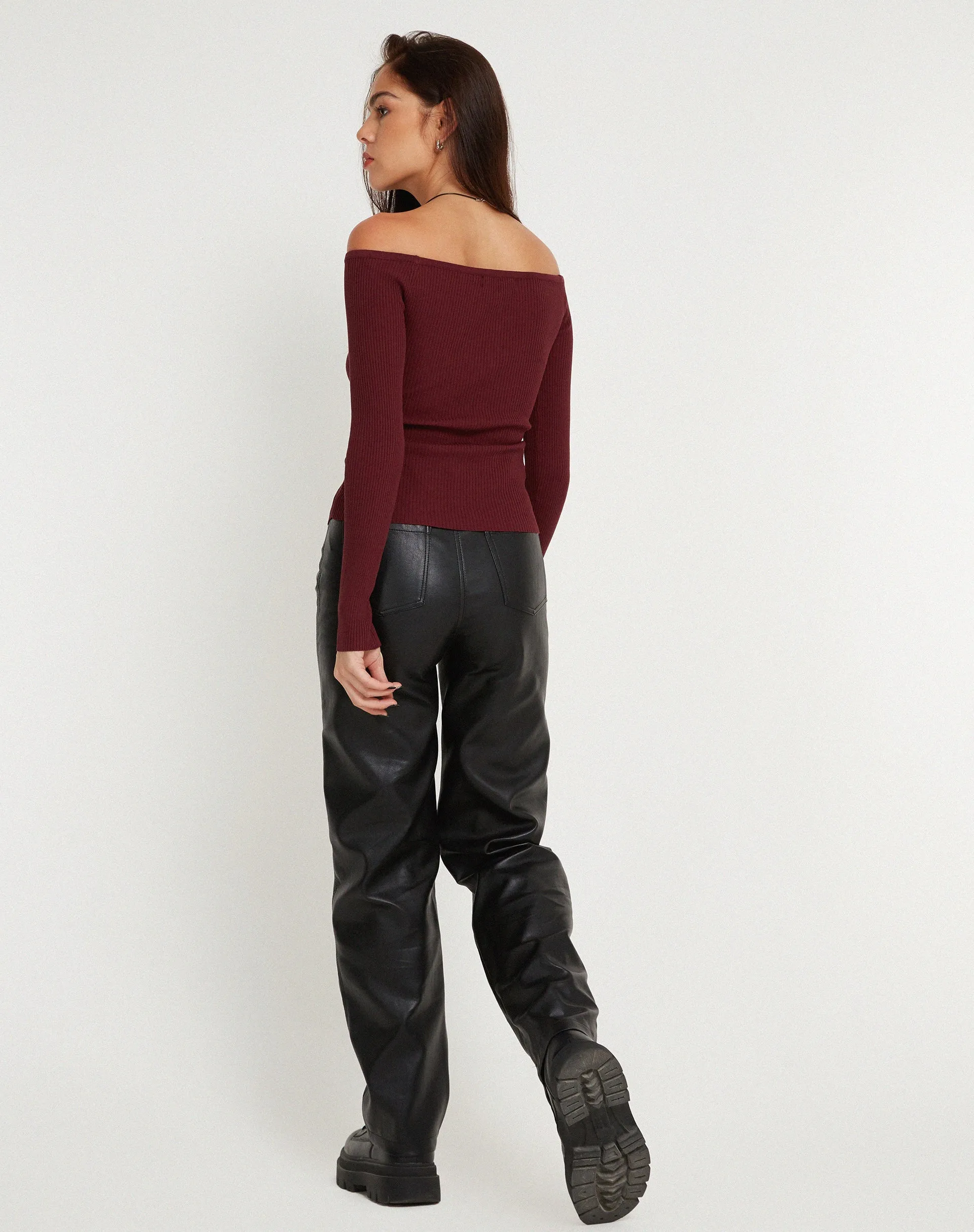 Amandari Bardot Long Sleeve Top in Marron