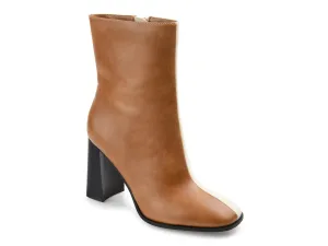 Journee Collection January ankle boots, brown/white